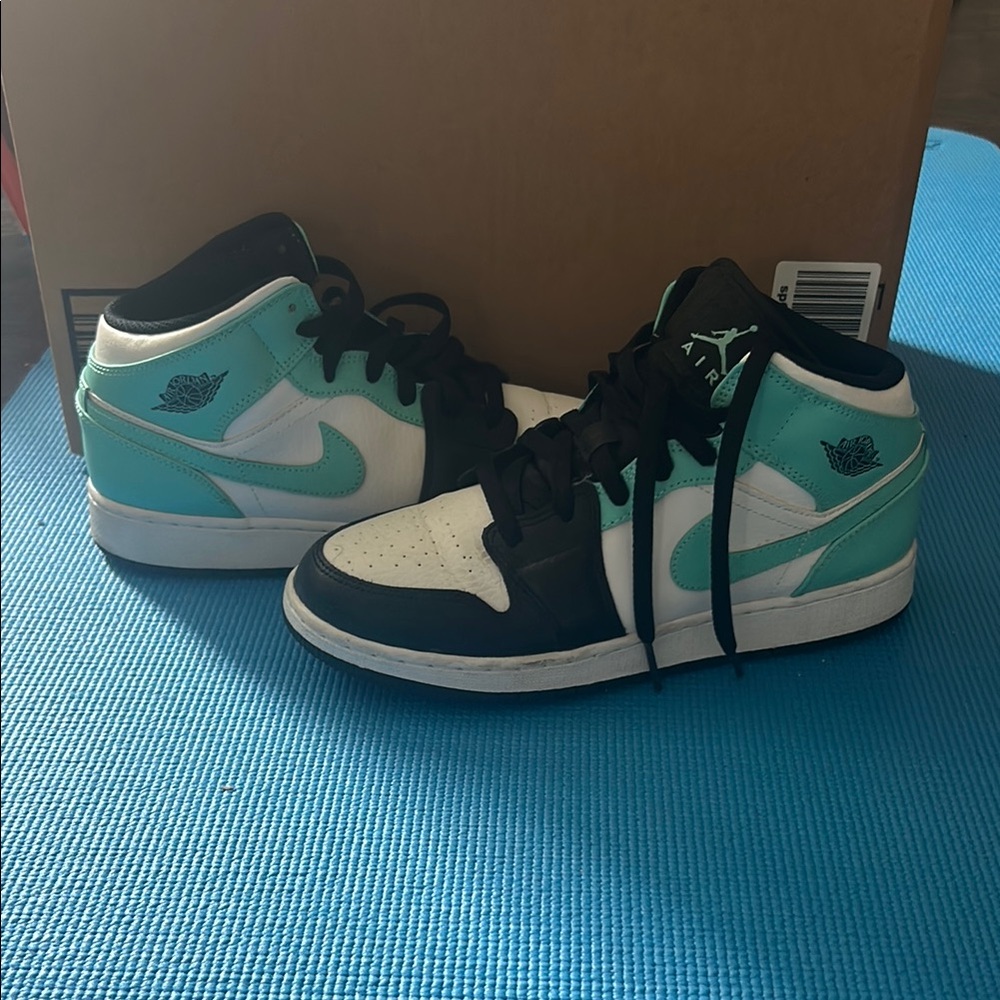 Jordan Kids Sneakers in Teal and Black